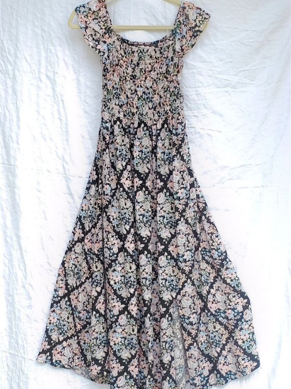 NWT LIMITED TOO Sleeveless Rayon Flowery Summer Dress. Size M